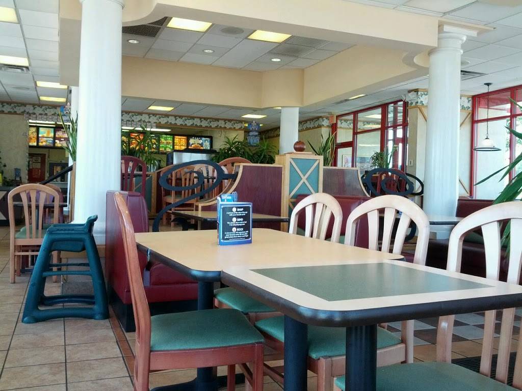 Arbys | restaurant | 514 N U.S. Hwy 52, Moncks Corner, SC 29461, USA | 8438999400 OR +1 843-899-9400