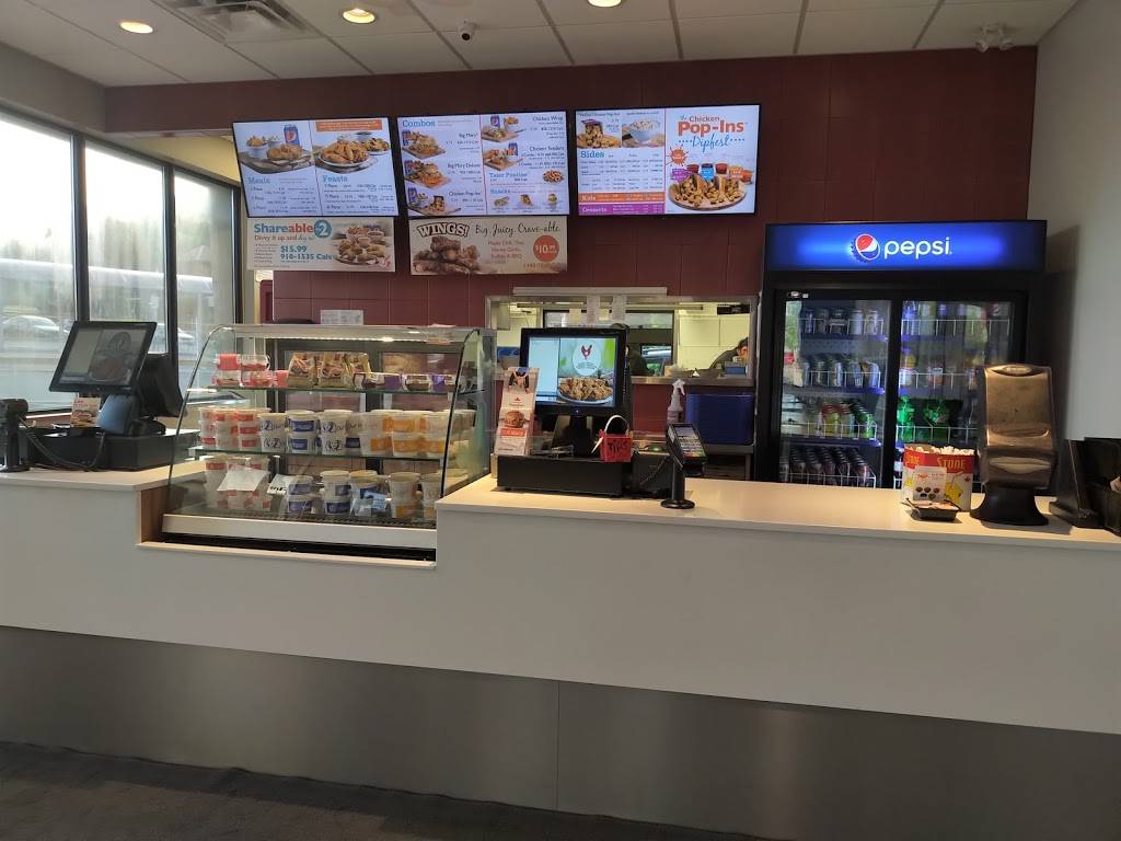 Mary Browns Chicken & Taters | restaurant | Forest Glen Shopping Centre, 700 Strasburg Rd, Kitchener, ON N2E 2M2, Canada | 5197444500 OR +1 519-744-4500