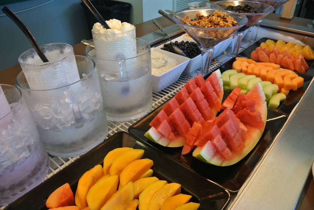 Fresh Market | restaurant | 6300 Harry Hines Blvd #130, Dallas, TX 75235, USA | 2143522296 OR +1 214-352-2296