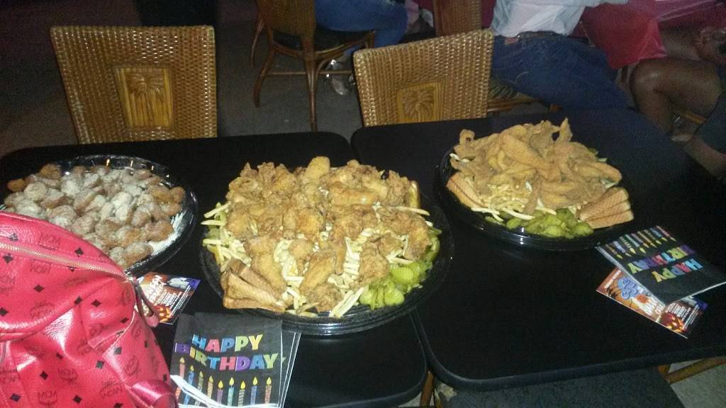 Lil Cajun Grll & Sports | restaurant | 5215 Singing Hills Dr, Dallas, TX 75216, USA | 9723086688 OR +1 972-308-6688