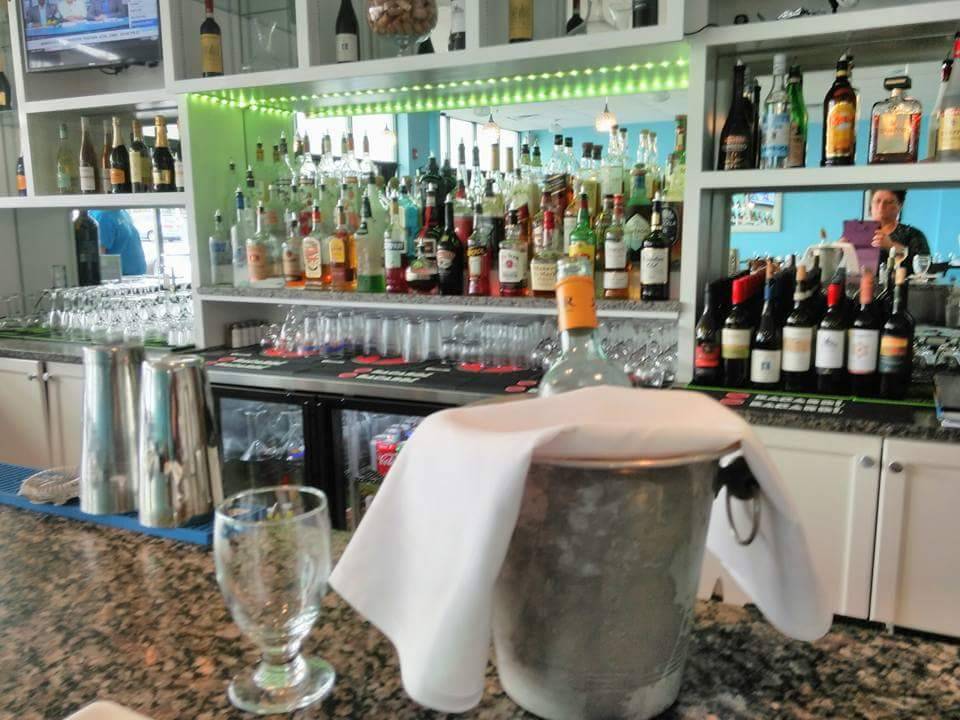 Ninos Restaurant & Bar | restaurant | 7 B Everett St, Revere, MA 02151, USA | 7816293494 OR +1 781-629-3494