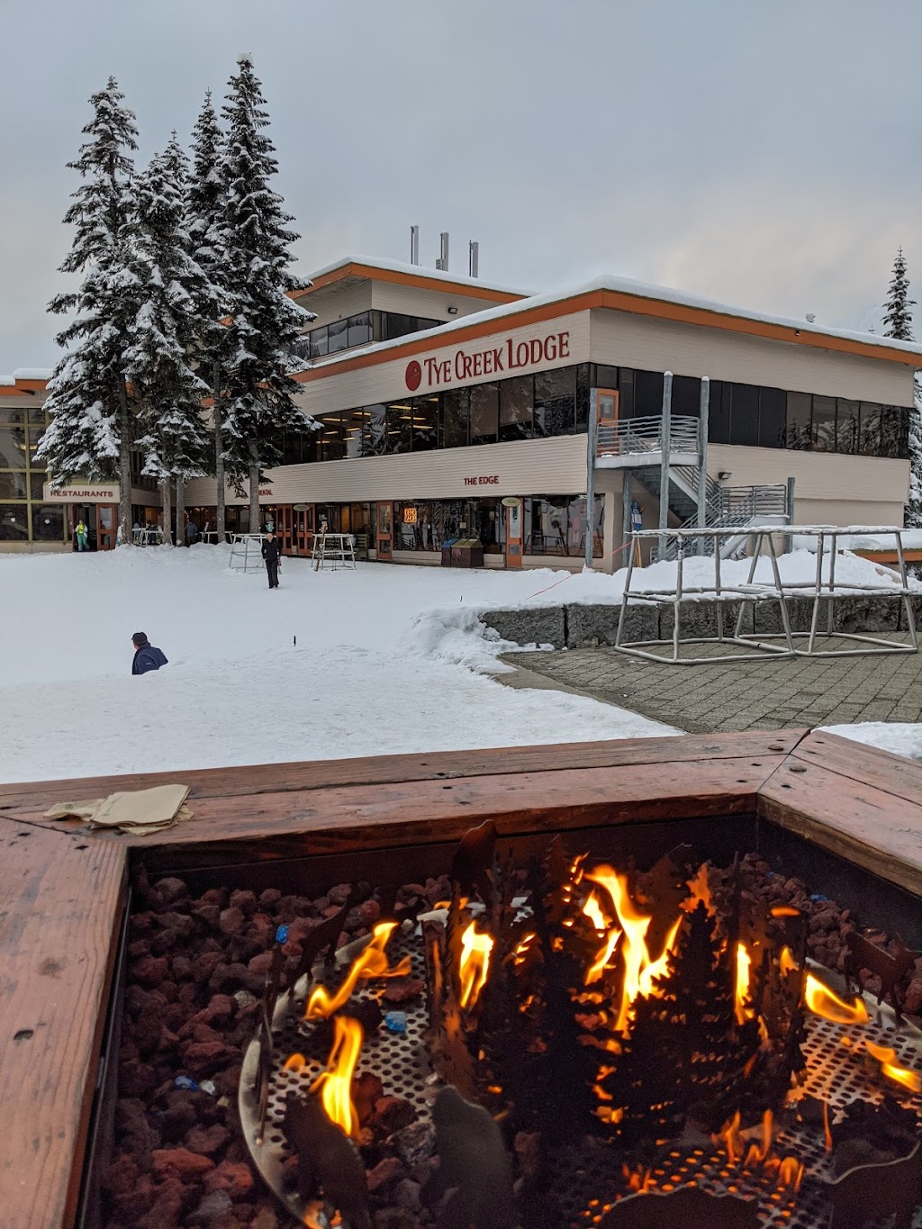 Pacific Crest Lodge | restaurant | Summit Stevens Pass, U.S. Hwy 2, Skykomish, WA 98288, USA | 2068124510 OR +1 206-812-4510