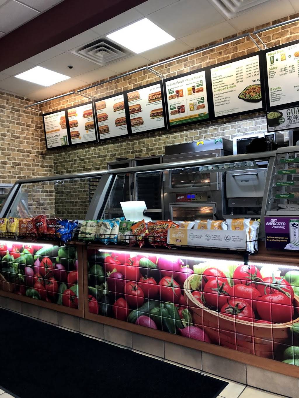 Subway Restaurants | restaurant | 1414 E Algonquin Rd, Schaumburg, IL 60173, USA | 8479258600 OR +1 847-925-8600