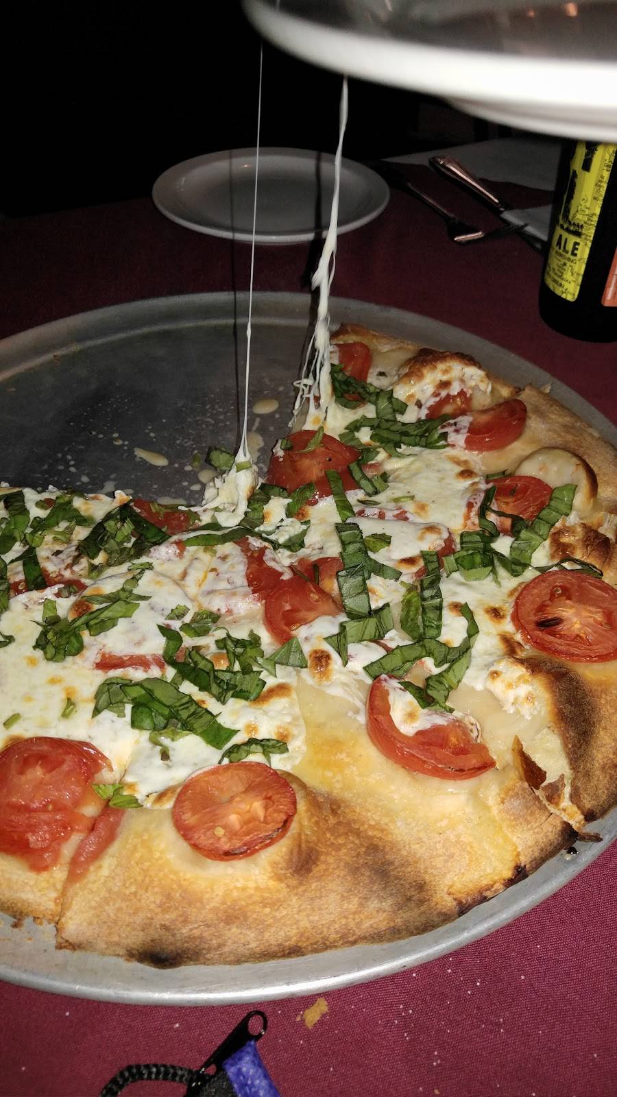 Pasqualinos Italian Restaurant | restaurant | 25 Everett St, Bryson City, NC 28713, USA | 8284889555 OR +1 828-488-9555