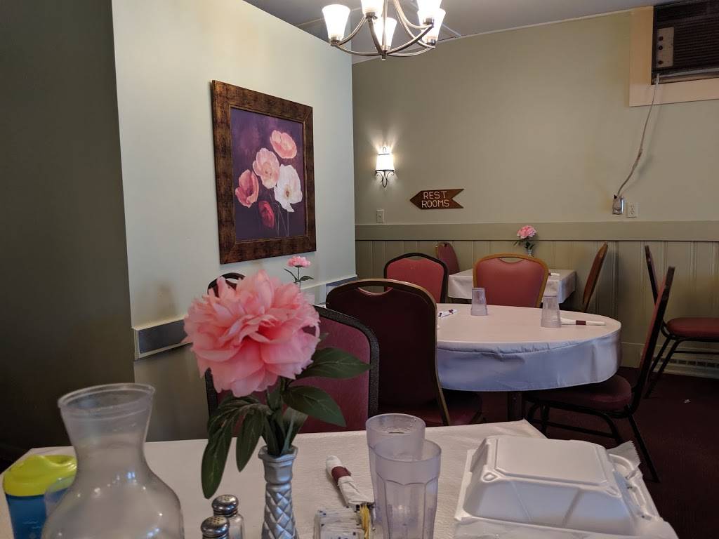 T J Charlies | restaurant | 135 River St, Elk Rapids, MI 49629, USA | 2312648819 OR +1 231-264-8819