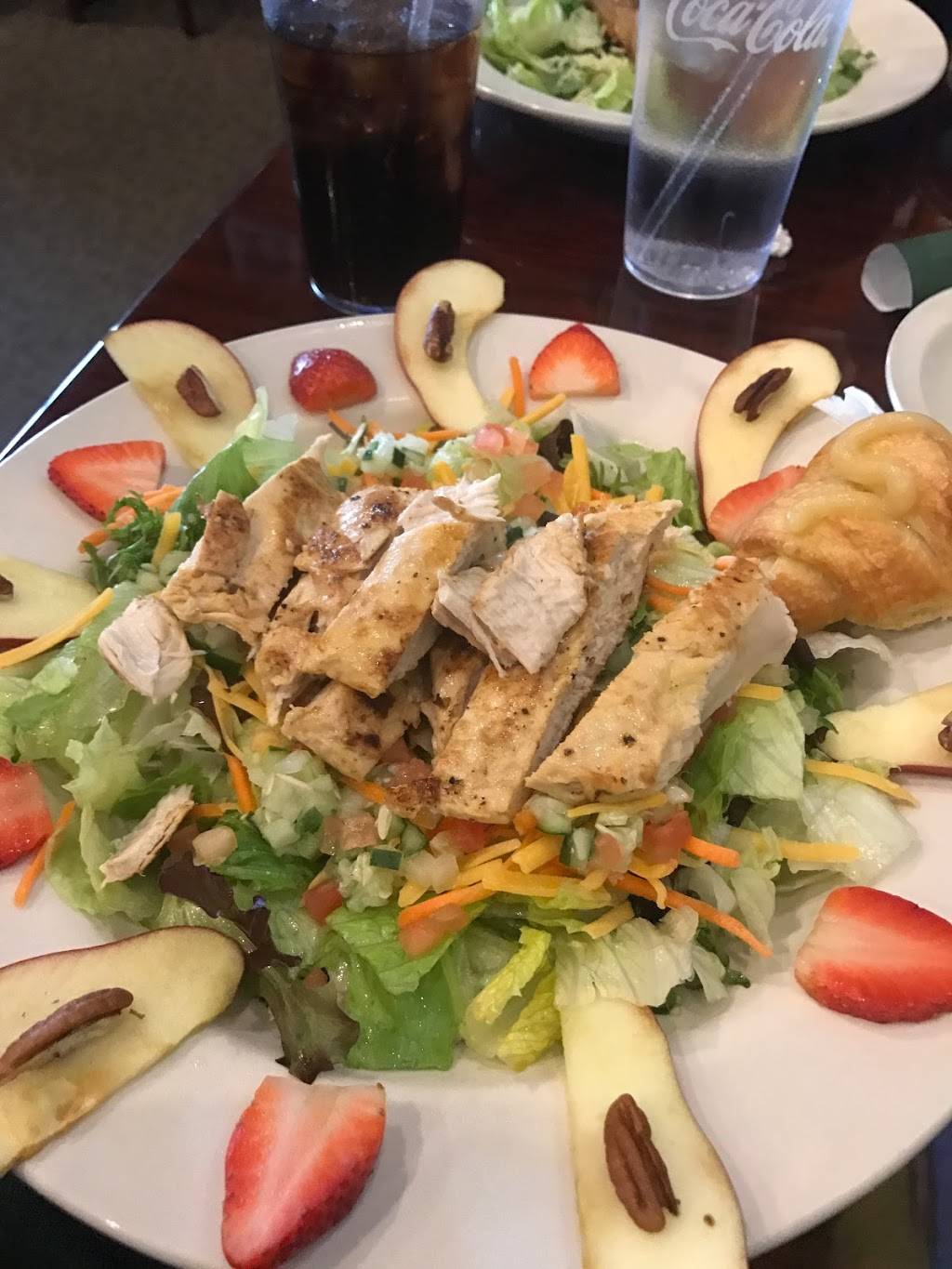 Sidelines Casual Dining | restaurant | 688 University Shopping Centers, Suite 1, Richmond, KY 40475, USA | 8595751216 OR +1 859-575-1216