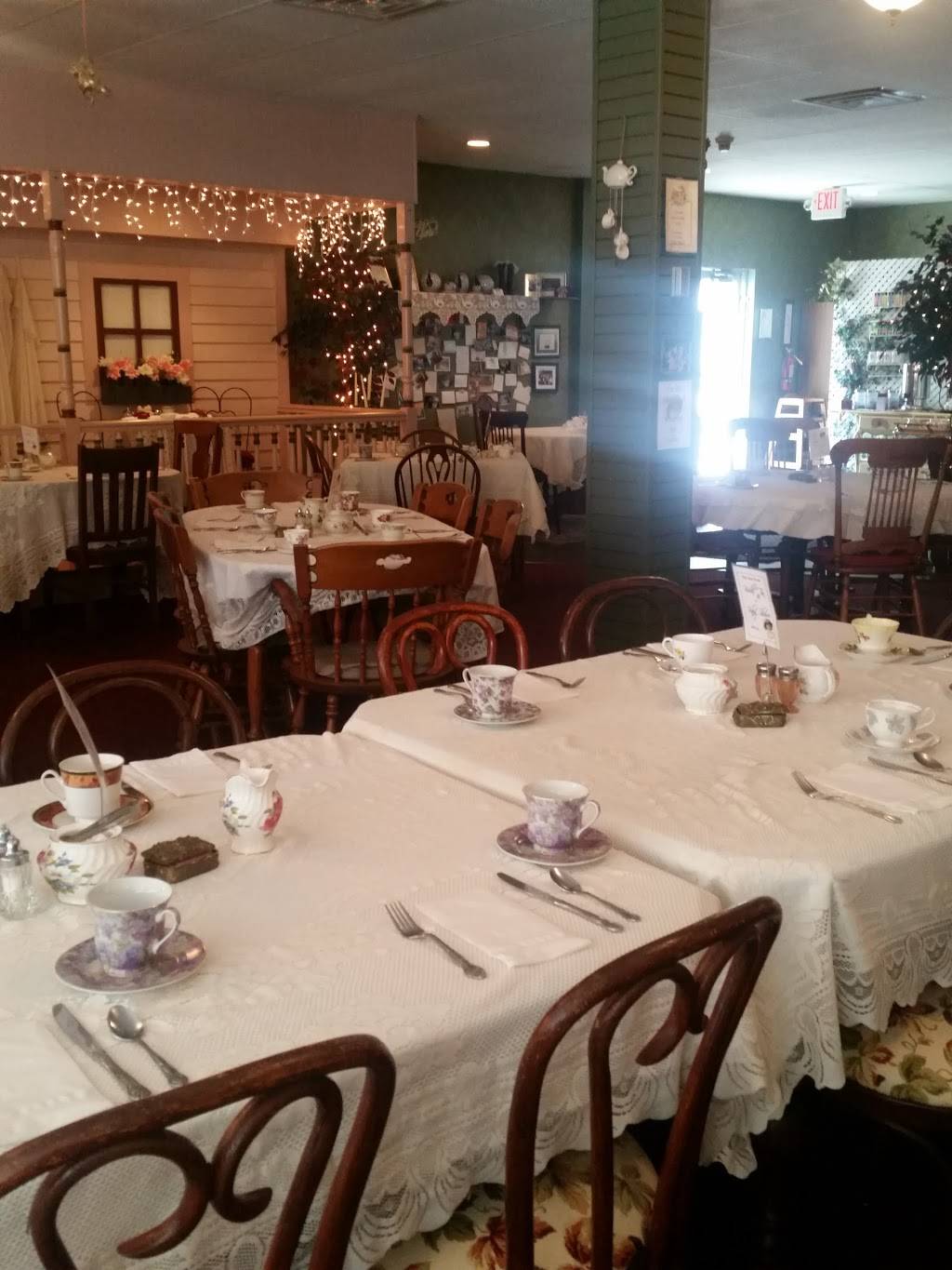 Piccadilly Parlour Victorian | restaurant | 114 S Broad St, Canfield, OH 44406, USA | 3305334749 OR +1 330-533-4749