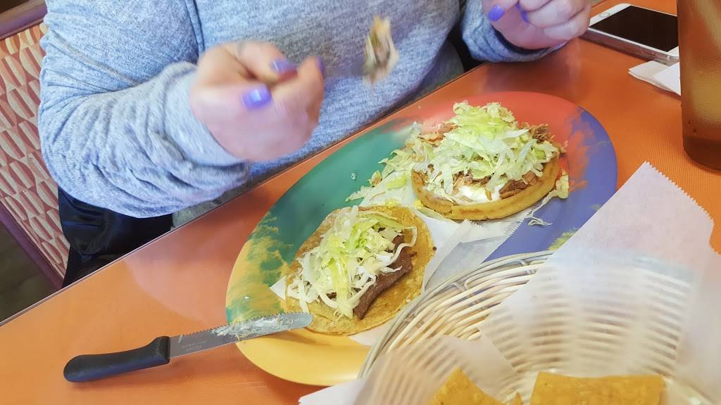 Chenchos Burrito | restaurant | 14207 S Bell Rd, Homer Glen, IL 60491, USA | 7083010101 OR +1 708-301-0101