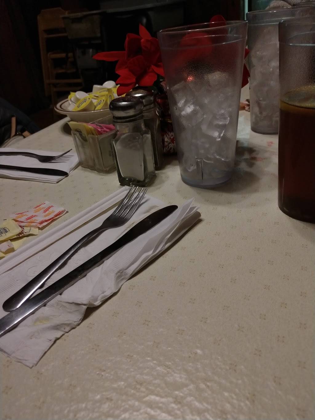 St Joe Inn | restaurant | 9515 St Wendel Rd, Evansville, IN 47720, USA | 8129639310 OR +1 812-963-9310