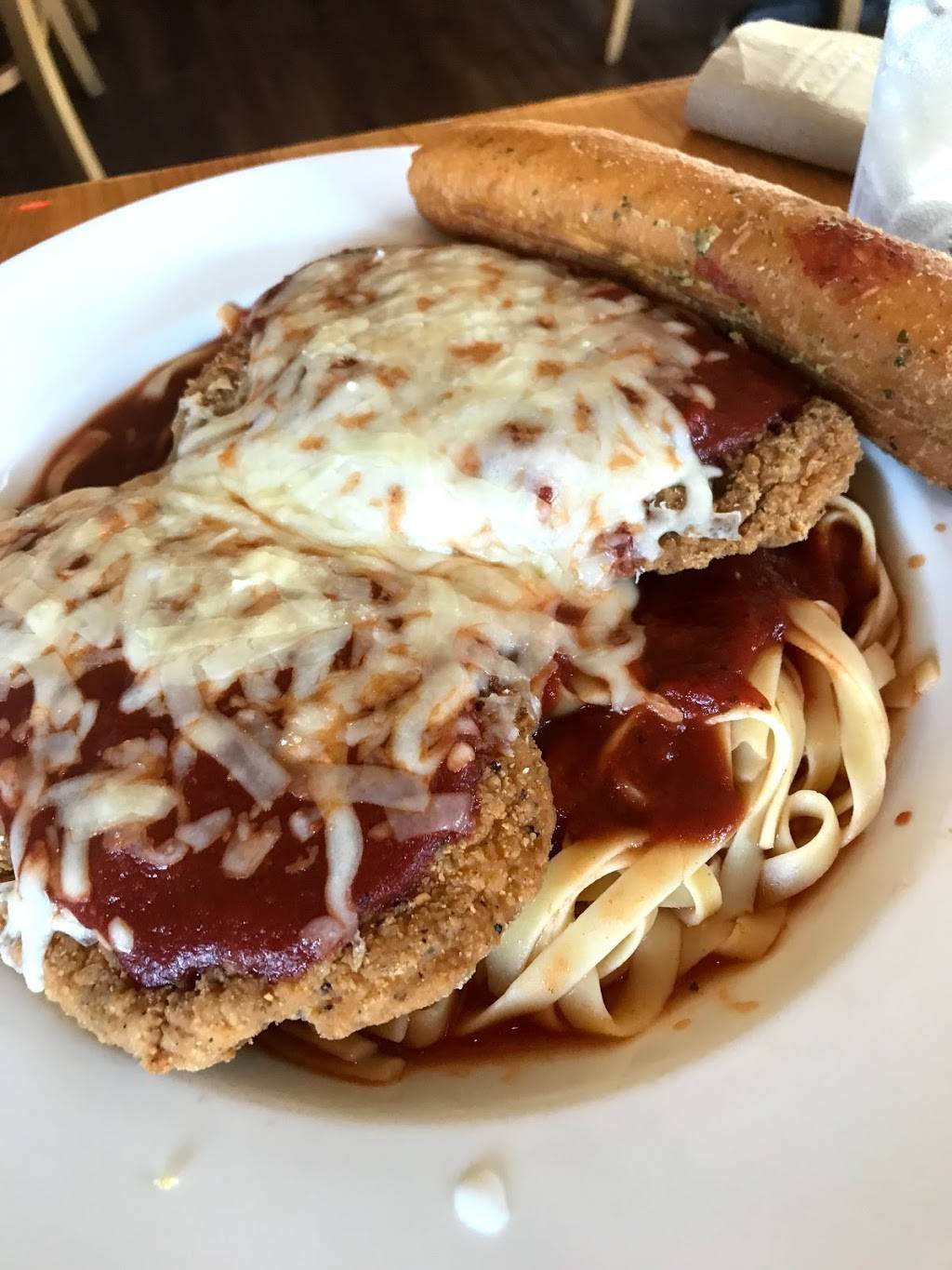 Applebees Grill + Bar | restaurant | 829 Providence Rd, Brandon, FL 33511, USA | 8136430000 OR +1 813-643-0000