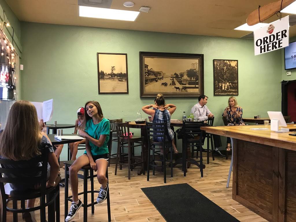 Molly Maguires Of Ocala | restaurant | 17 SW 1st Ave, Ocala, FL 34471, USA | 3524010260 OR +1 352-401-0260