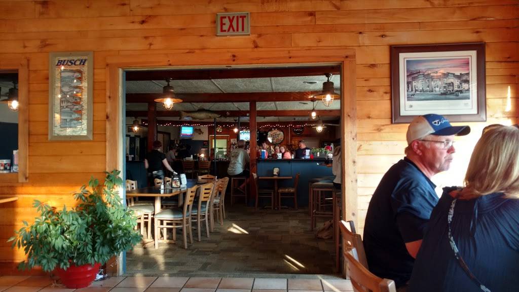 Boathouse Bar & Grille | restaurant | 5164 Monroe Rd, Pentwater, MI 49449, USA | 2318694588 OR +1 231-869-4588