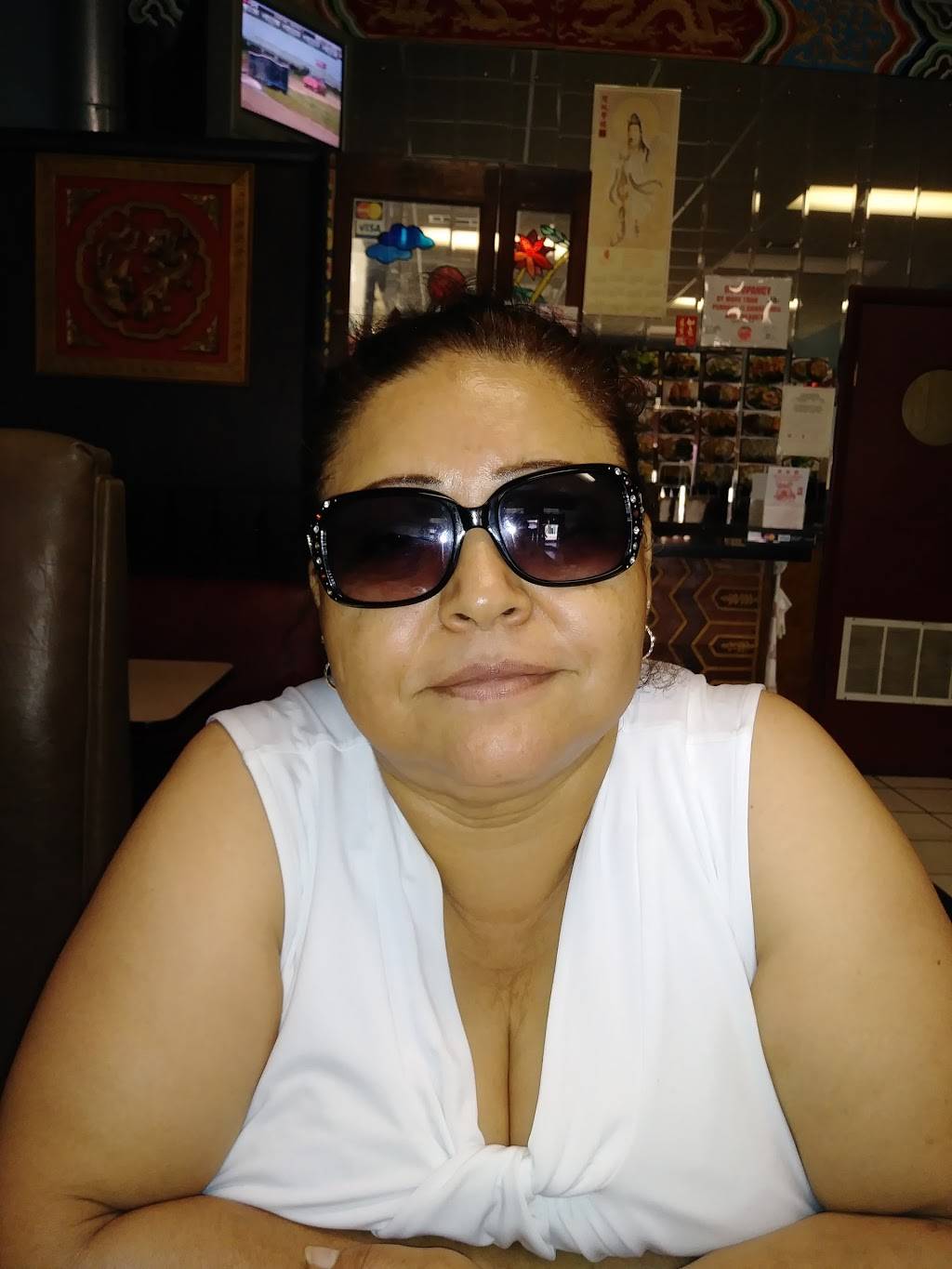 Chans Garden | restaurant | 2825 W Cermak Rd, Chicago, IL 60623, USA | 7732472525 OR +1 773-247-2525