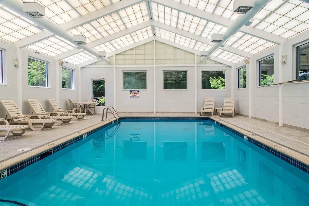 Quality Inn & Suites | restaurant | 78 Federal Rd, Danbury, CT 06810, USA | 2037436701 OR +1 203-743-6701