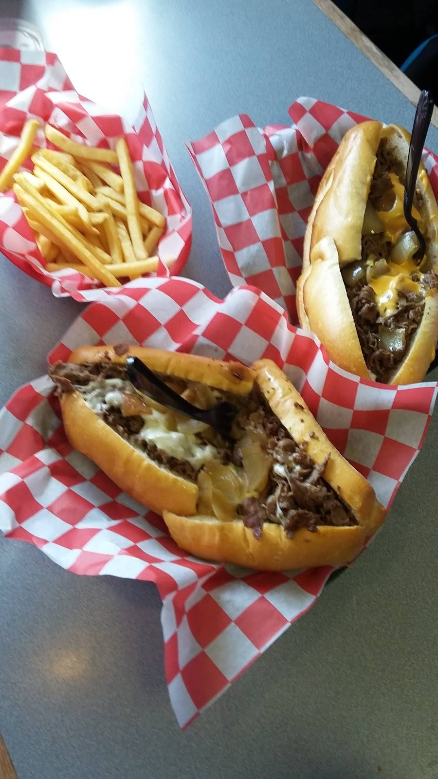 Chubbys Steaks | meal takeaway | 5826 Henry Ave, Philadelphia, PA 19128, USA | 2154872575 OR +1 215-487-2575