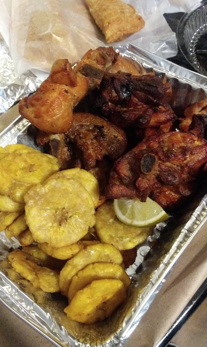 Los Compadres De Central Falls | restaurant | 345 Barton St, Pawtucket, RI 02860, USA | 4012882033 OR +1 401-288-2033