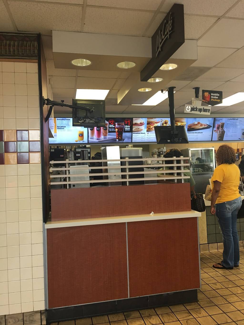 McDonalds | cafe | 3805 Hacks Cross Rd, Memphis, TN 38125, USA | 9017524962 OR +1 901-752-4962