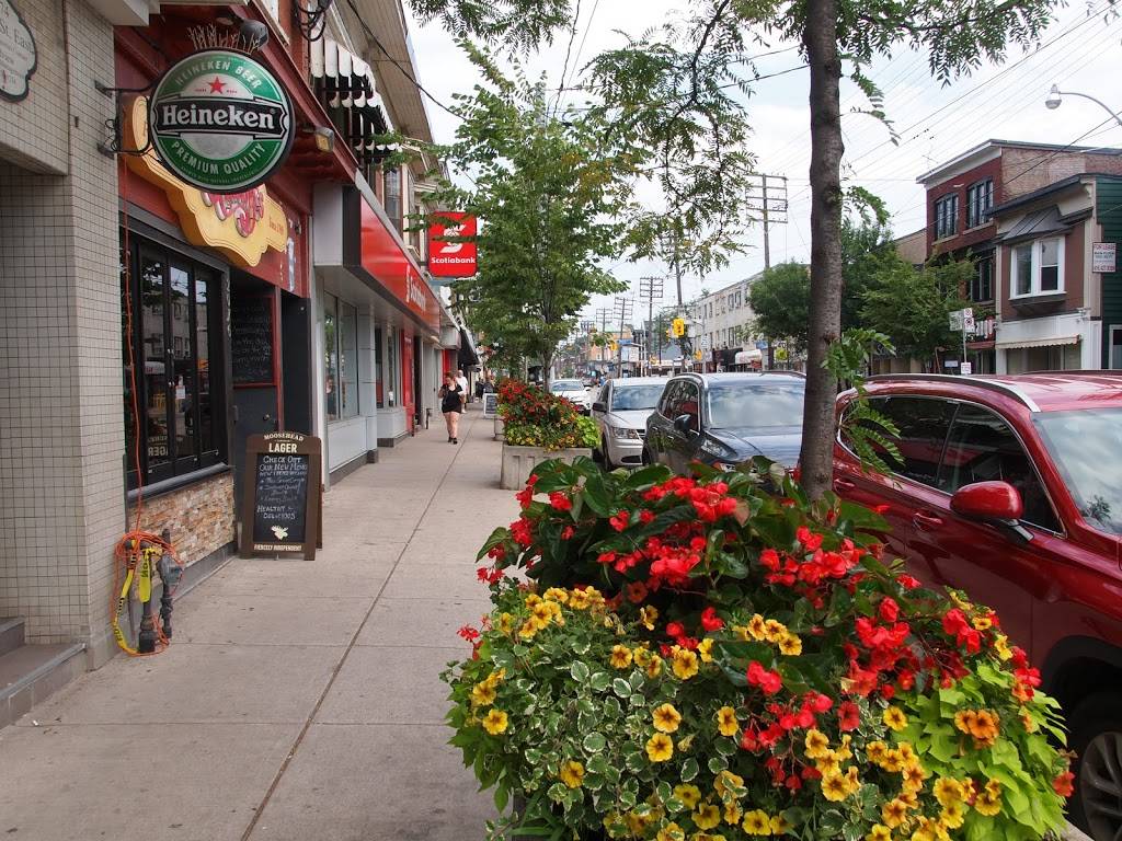 Gabbys | restaurant | 2076 Queen St E, Toronto, ON M4E 1E1, Canada | 4166995699 OR +1 416-699-5699