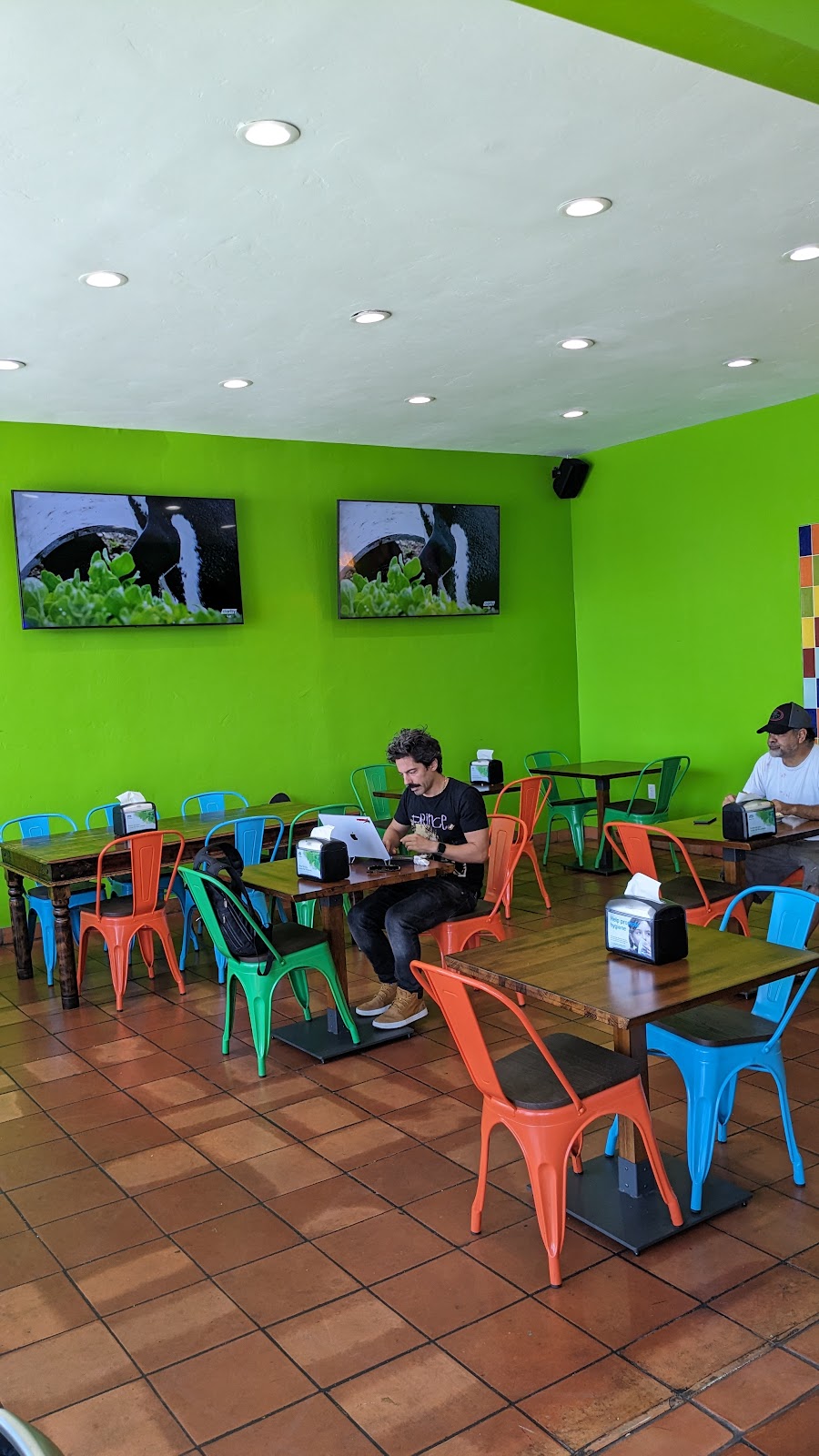 Johnny Mañanas Ocean Beach | restaurant | 4888 Newport Ave, San Diego, CA 92107, USA | 6192224205 OR +1 619-222-4205