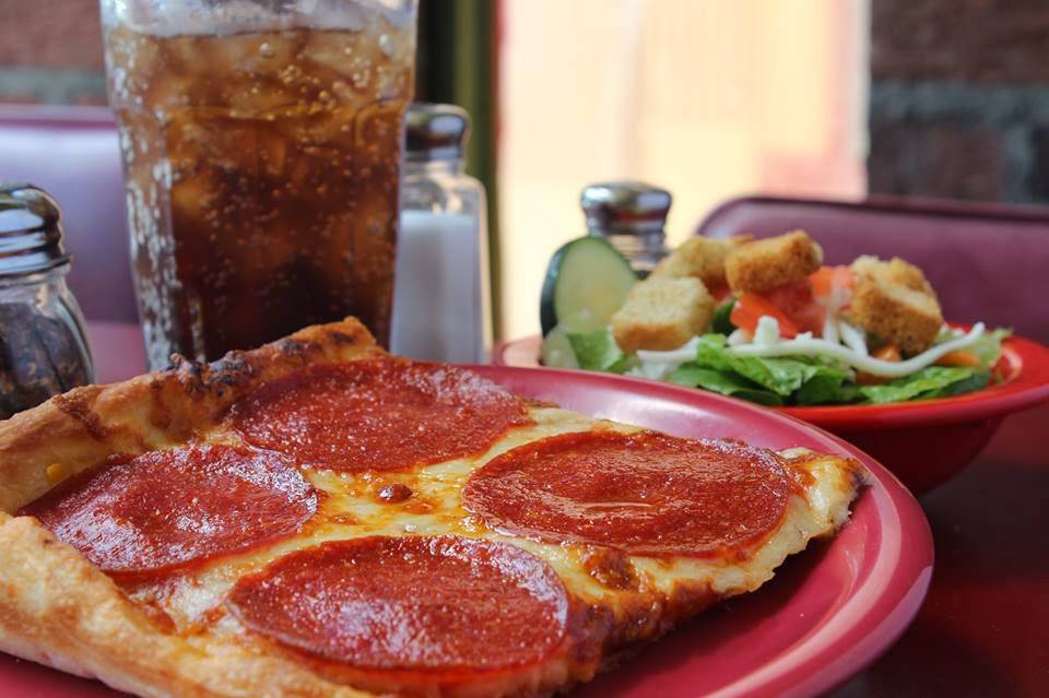 Square Pizza | restaurant | 208 W Maple Ave, Independence, MO 64050, USA | 8164612929 OR +1 816-461-2929