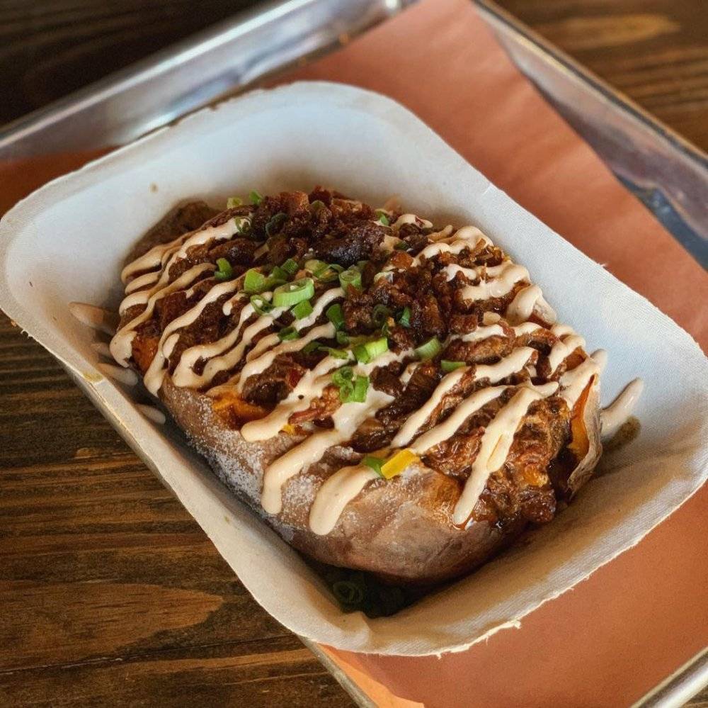 Pecan Lodge | restaurant | 2702 Main St, Dallas, TX 75226, USA | 2147488900 OR +1 214-748-8900