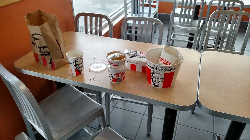 KFC | restaurant | 140 Main St, Westbrook, ME 04092, USA | 2078542546 OR +1 207-854-2546