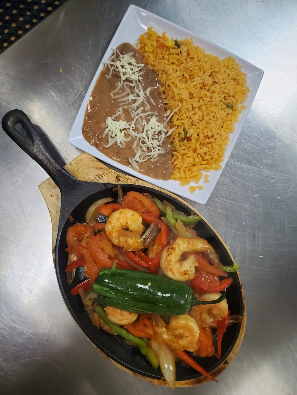 Coyotes 2 | restaurant | 3155 N Halsted St, Chicago, IL 60657, USA | 7737998727 OR +1 773-799-8727