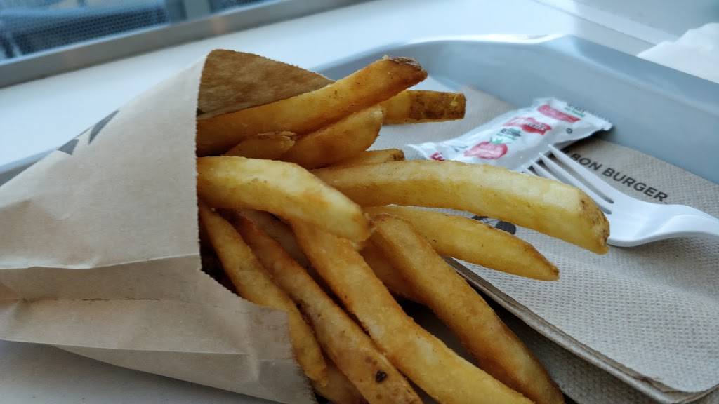 A&W Canada | restaurant | 5100 Erin Mills Pkwy, Mississauga, ON L5M 2Z5, Canada | 6474794803 OR +1 647-479-4803