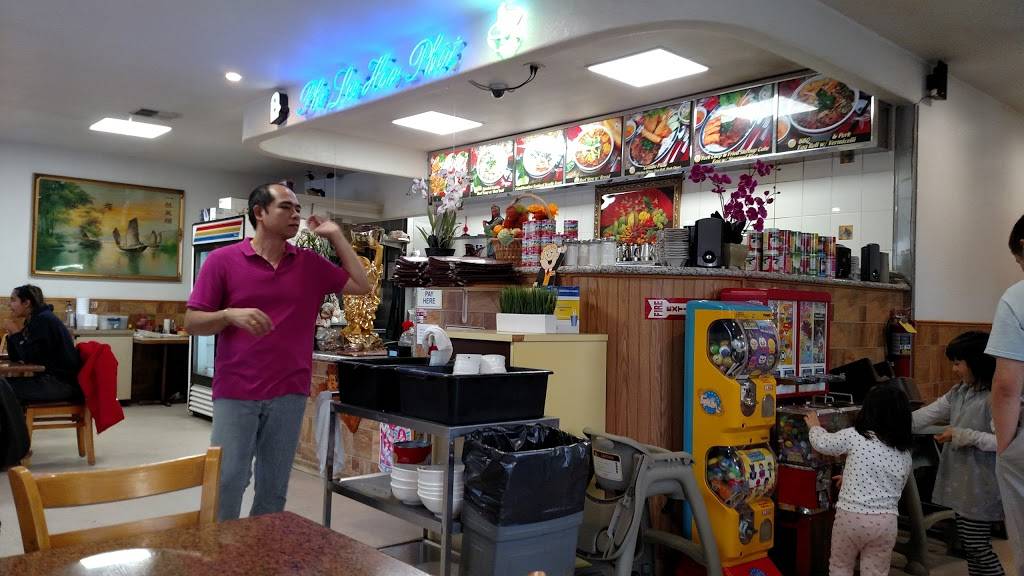 Pho Lee Hoa Phat | restaurant | 88 Peabody Rd B, Vacaville, CA 95687, USA | 7074528829 OR +1 707-452-8829