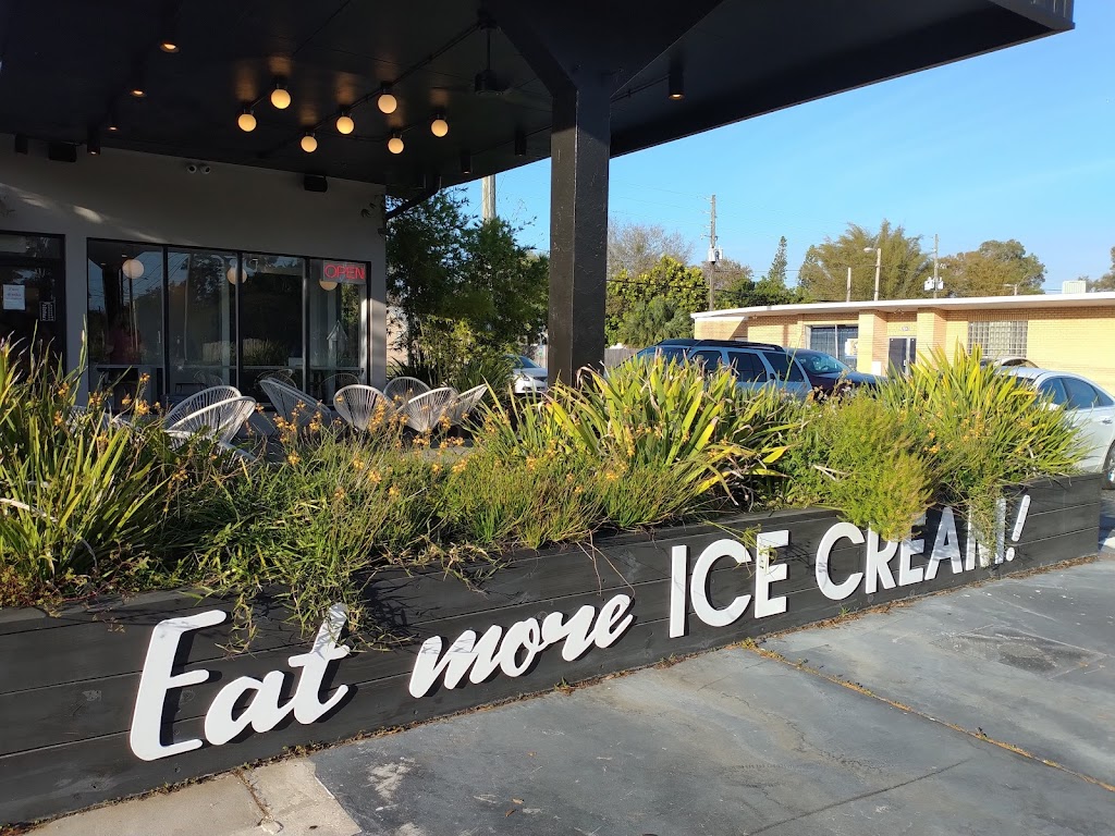 Bright Ice Scoop Shop | restaurant | 3701 5th Ave N, St. Petersburg, FL 33713, USA | 7272895438 OR +1 727-289-5438