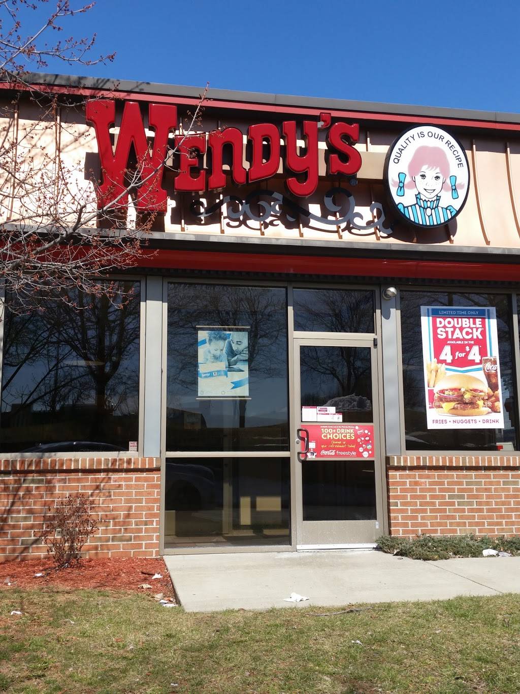 Wendys | restaurant | 3390 Lehigh St, Allentown, PA 18103, USA | 6109650385 OR +1 610-965-0385