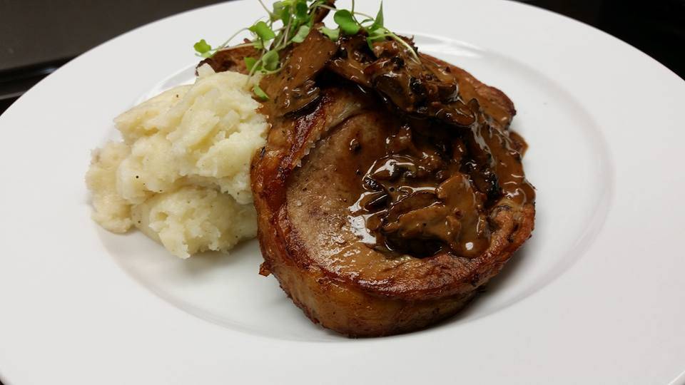 Vine Restaurant | restaurant | 25 E Railroad Ave, Jamesburg, NJ 08831, USA | 7326565103 OR +1 732-656-5103