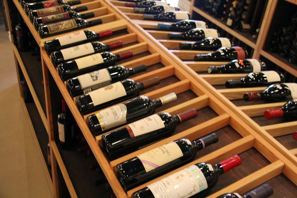 Royal Palm Village Wine & Tapas | restaurant | 296 Royal Palms Dr, Atlantic Beach, FL 32233, USA | 9043720052 OR +1 904-372-0052