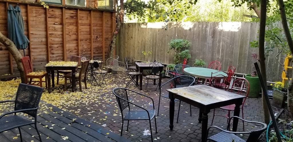 Rose City Book Pub | restaurant | 1329 NE Fremont St, Portland, OR 97212, USA | 5032874801 OR +1 503-287-4801