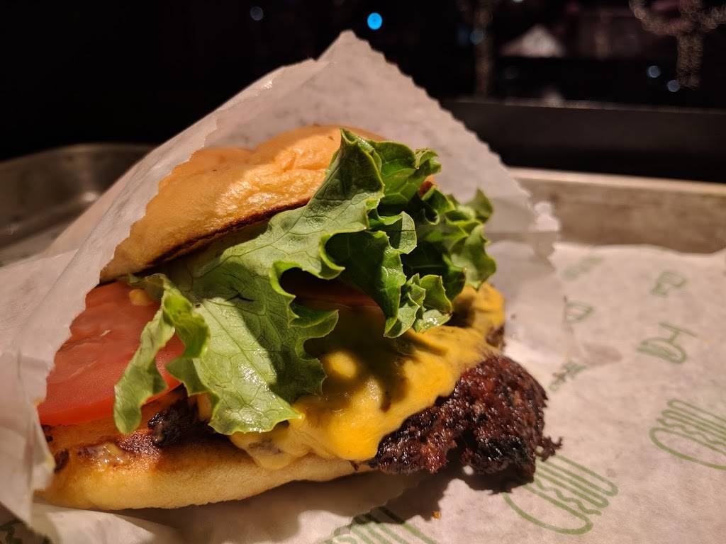 Shake Shack | restaurant | 234-236 Newbury St, Boston, MA 02116, USA | 6179335050 OR +1 617-933-5050