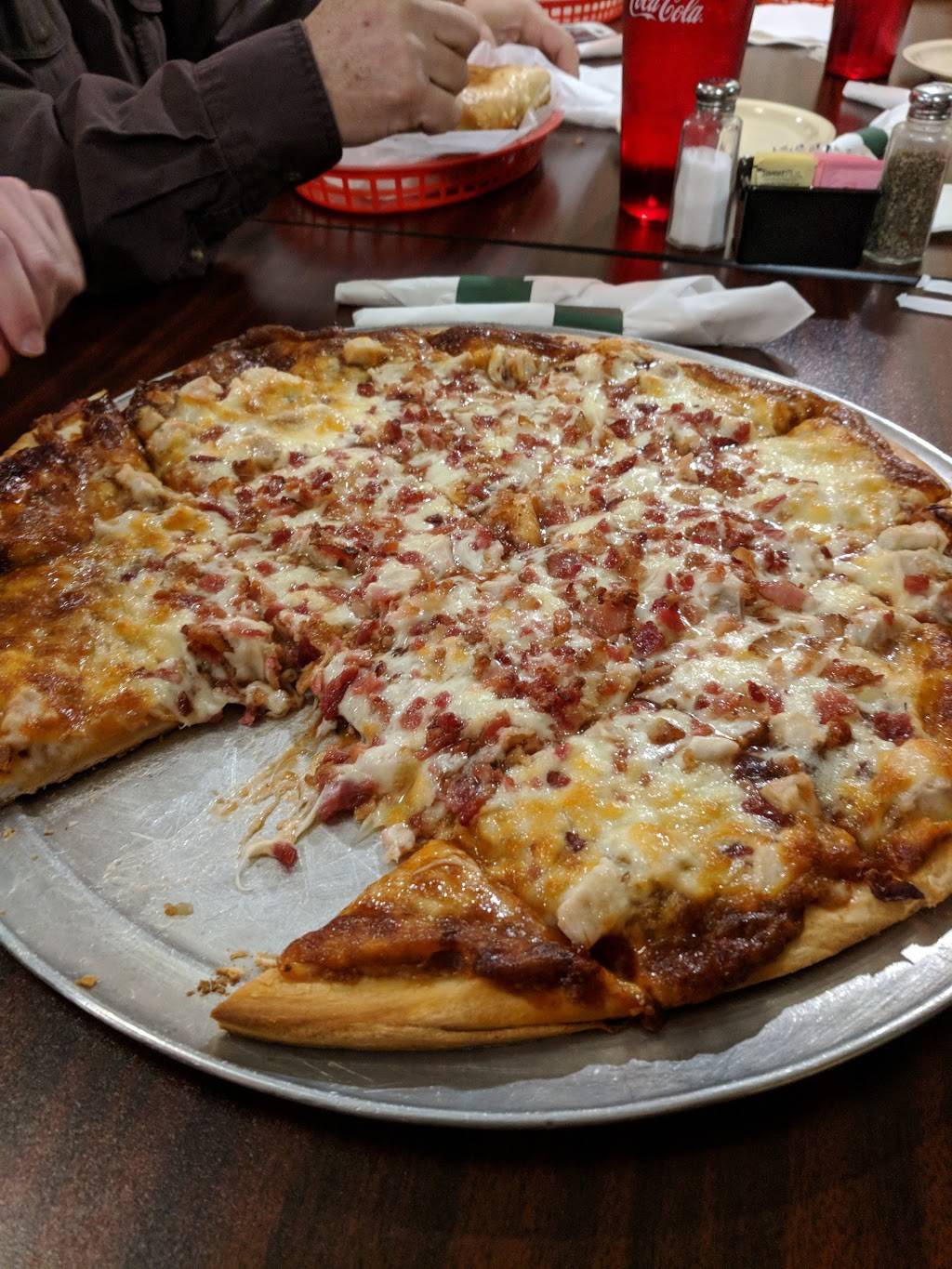 Marias Pizza In Amboy | restaurant | 110 E Main St, Amboy, IL 61310, USA | 8158572200 OR +1 815-857-2200