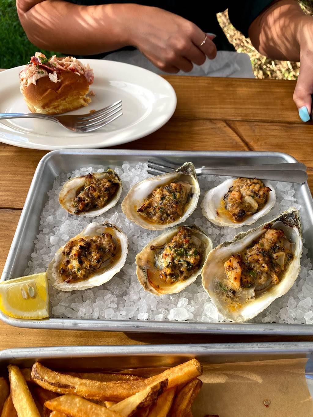 Jettie Raes Oyster House | restaurant | 143 Charlotte St, Asheville, NC 28801, USA | 8285054499 OR +1 828-505-4499