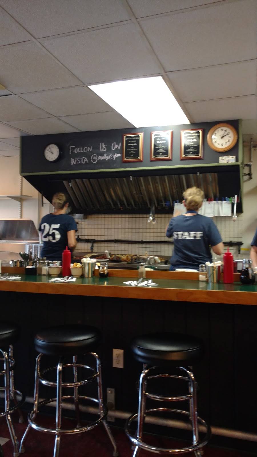 Molly-O’s | restaurant | 2 Main St, York, ME 03909, USA | 2076060762 OR +1 207-606-0762