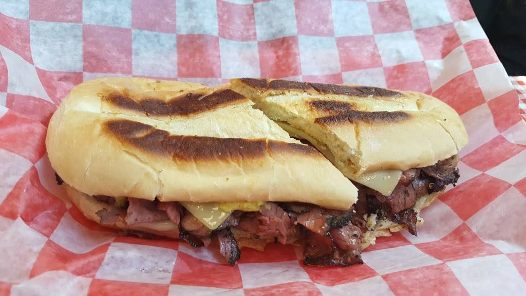 Bozzellis Italian Deli | restaurant | 2600 Crystal Dr, Arlington, VA 22202, USA | 5719704570 OR +1 571-970-4570