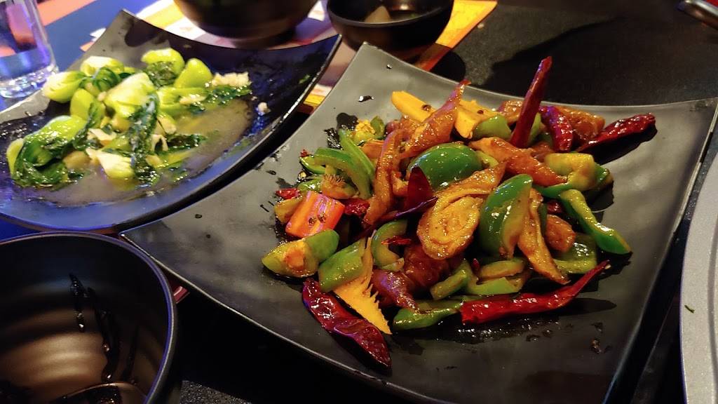 Spicy World | restaurant | 157 Pleasant St, Malden, MA 02148, USA | 7813389888 OR +1 781-338-9888