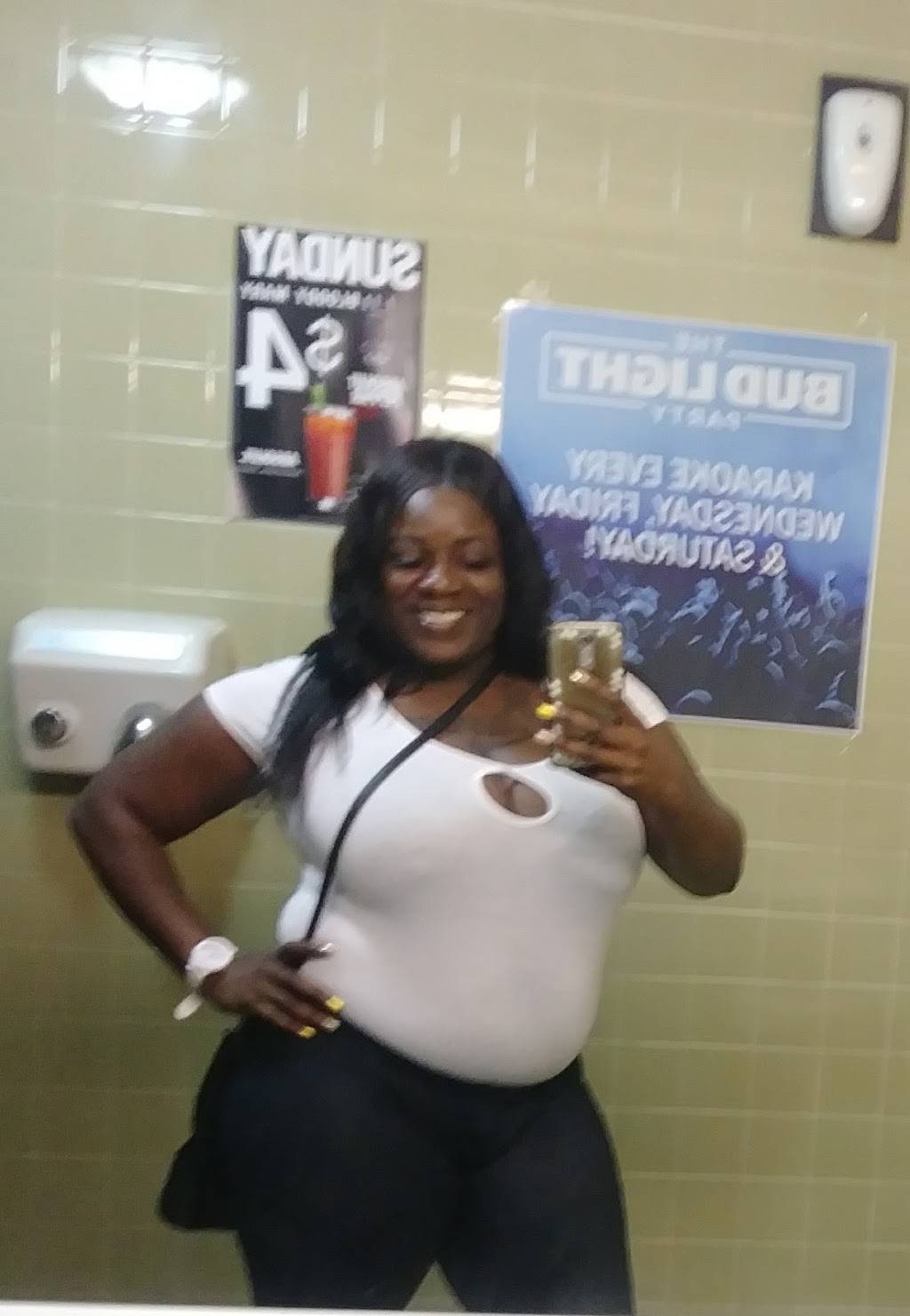 Weebles Bar & Grill | restaurant | 3725 Shadeland Ave, Indianapolis, IN 46226, USA | 3175418471 OR +1 317-541-8471