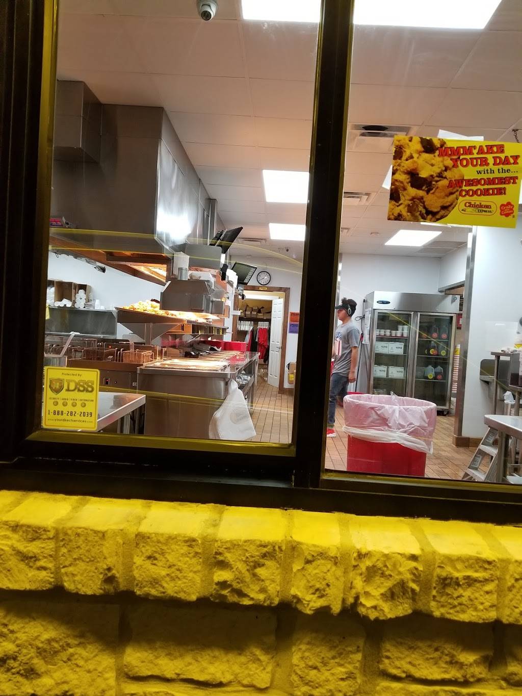 Chicken Express | restaurant | 323 Tenaha St, Center, TX 75935, USA | 9365989100 OR +1 936-598-9100