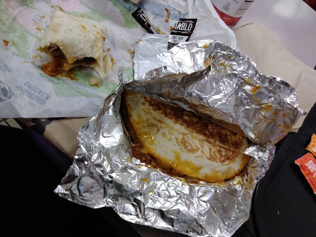 Taco Bell | restaurant | 45960 Denizen Plaza, Sterling, VA 20165, USA | 7034507808 OR +1 703-450-7808