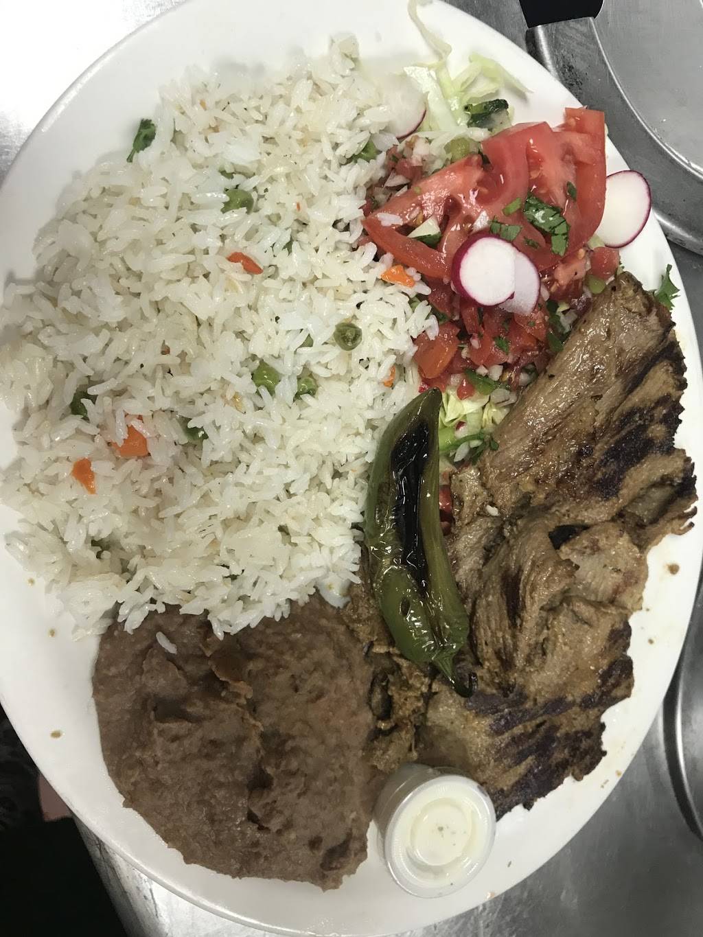 los tres hermanos resturante | restaurant | 3738 E Lombard St, Baltimore, MD 21224, USA | 4107323228 OR +1 410-732-3228