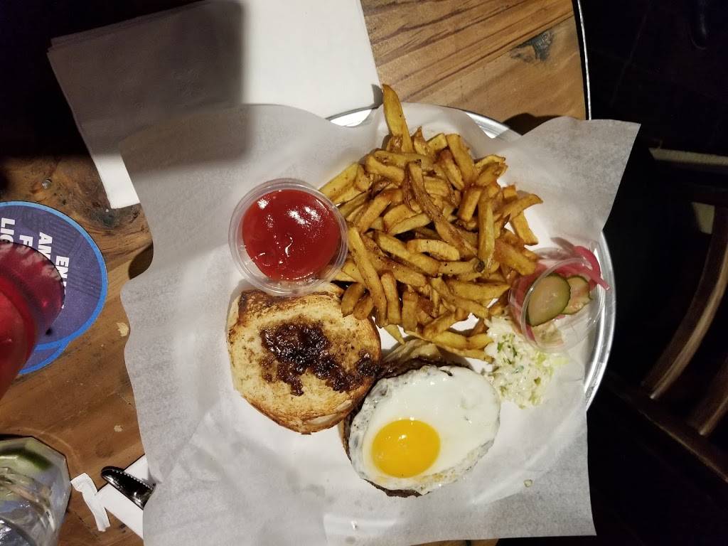 Corner House BBQ | restaurant | 100 Lincoln Ave, Staten Island, NY 10306, USA | 7189871227 OR +1 718-987-1227