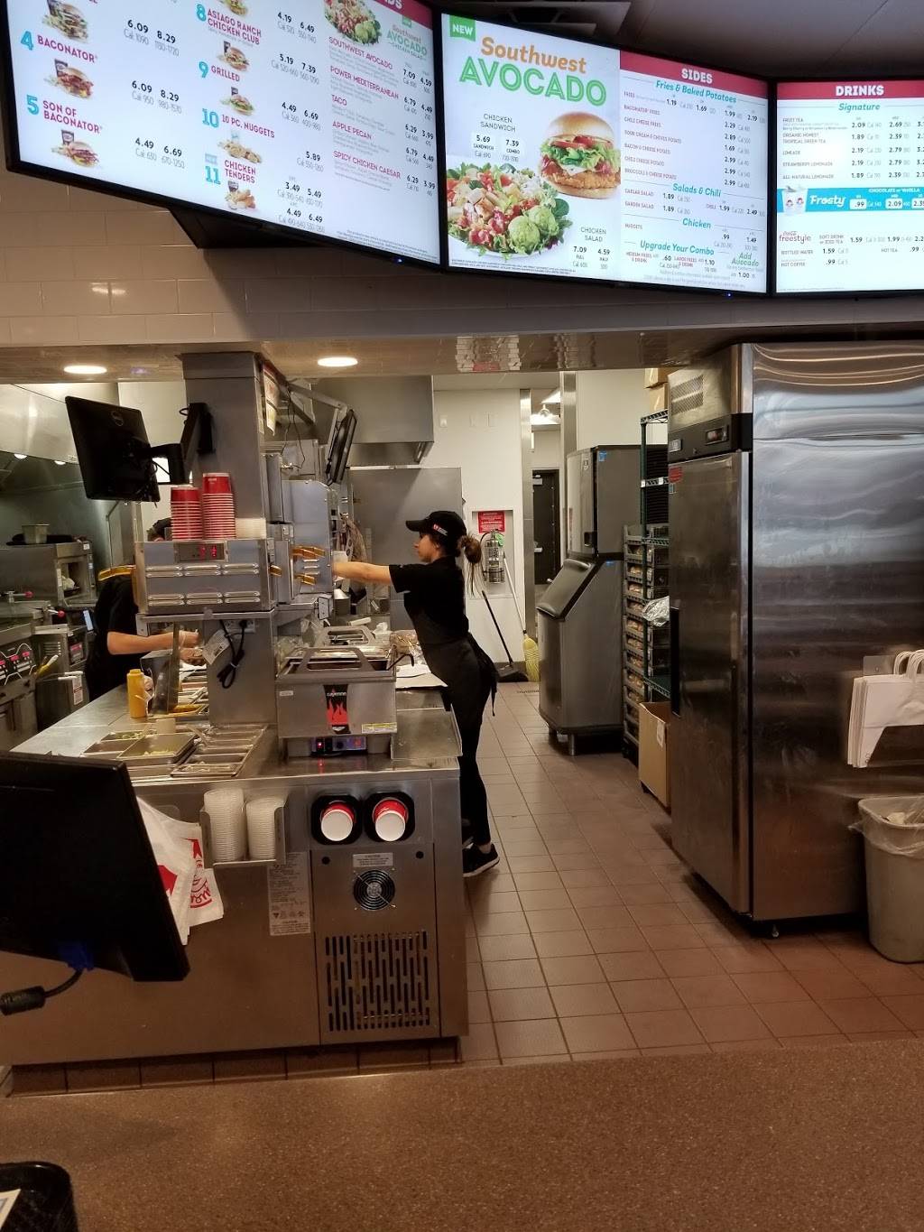 Wendys | restaurant | 145 S Western Ave, Chicago, IL 60612, USA | 3122264802 OR +1 312-226-4802