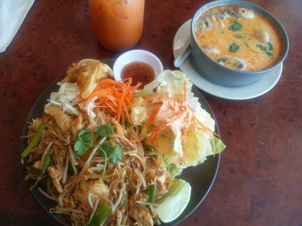 Phang Roy Thai Cuisine | restaurant | 877 S Citrus Ave, Azusa, CA 91702, USA | 6269668797 OR +1 626-966-8797