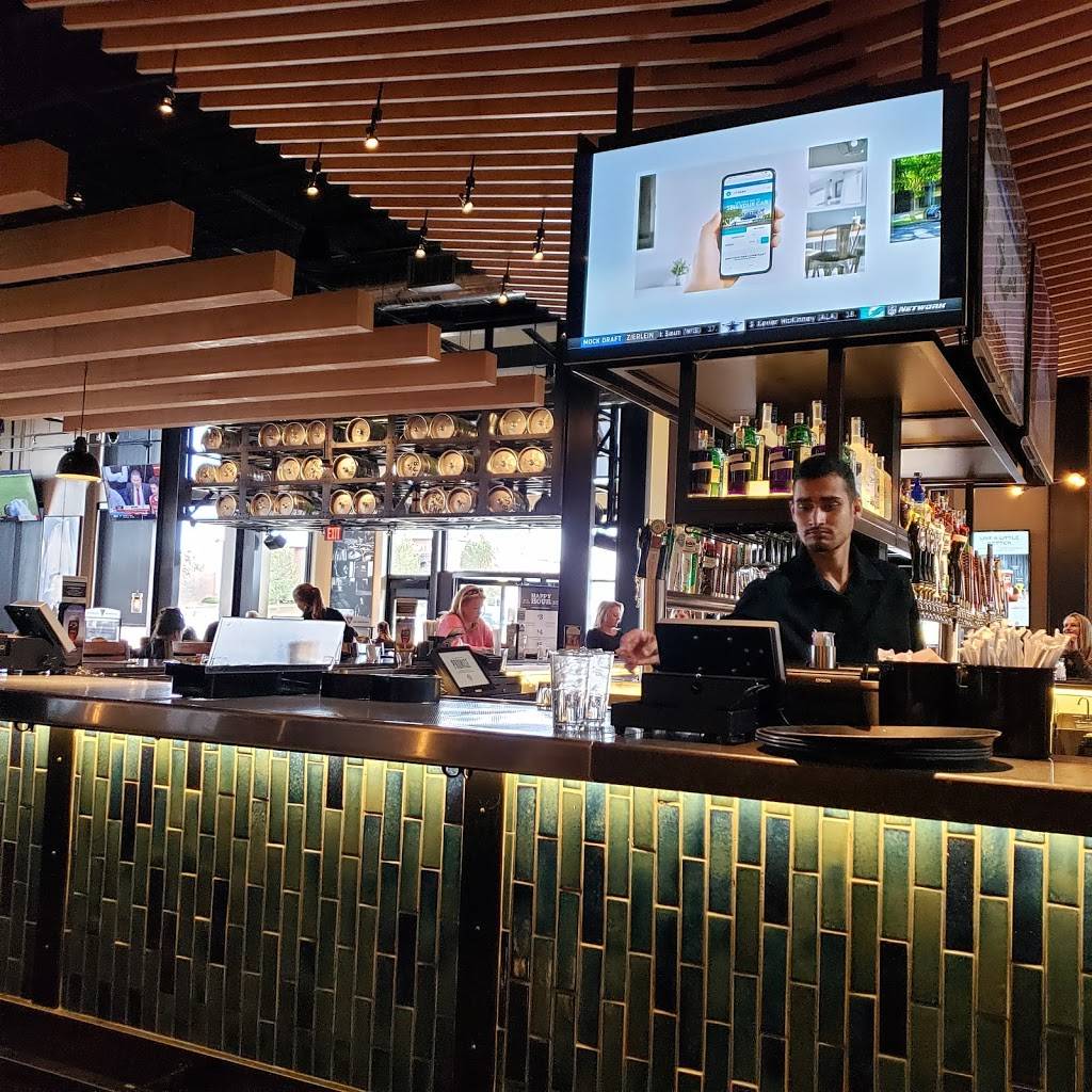 BJs Restaurant & Brewhouse | restaurant | 14245 W Colfax Ave, Lakewood, CO 80401, USA | 7209274260 OR +1 720-927-4260