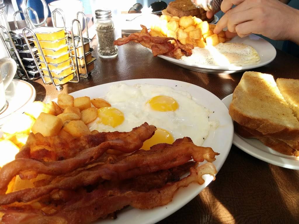 Harmony Pastry Shop & Cafe | bakery | 2541 Highway 24 North, RR4, Simcoe, ON N3Y 4K3, Canada | 5194266760 OR +1 519-426-6760