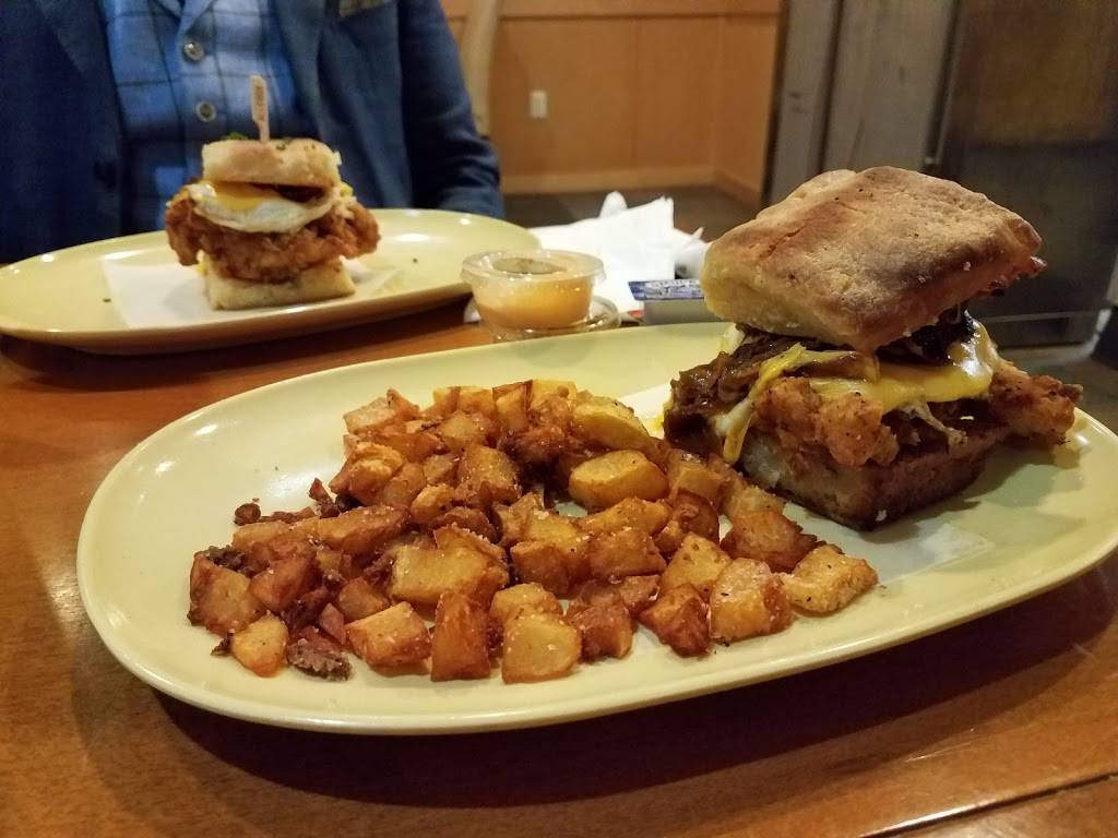 The Distrikt Biskuit House | restaurant | 9103 E 39th St, Kansas City, MO 64133, USA | 8167374794 OR +1 816-737-4794